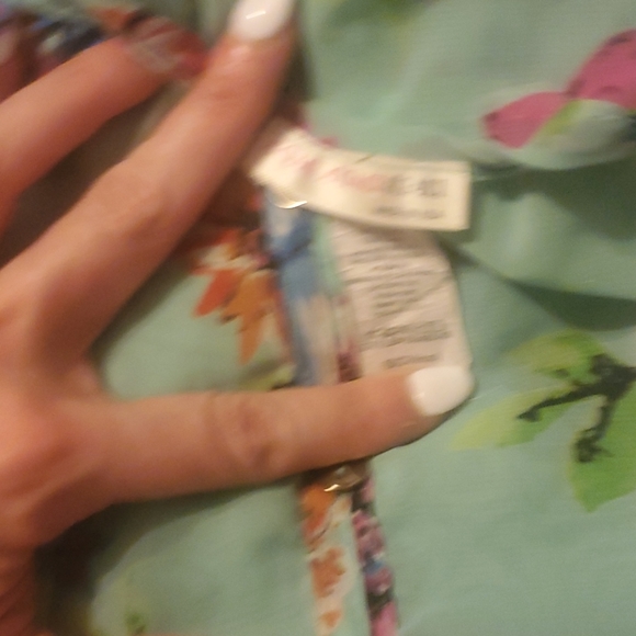 Top - Picture 2 of 2